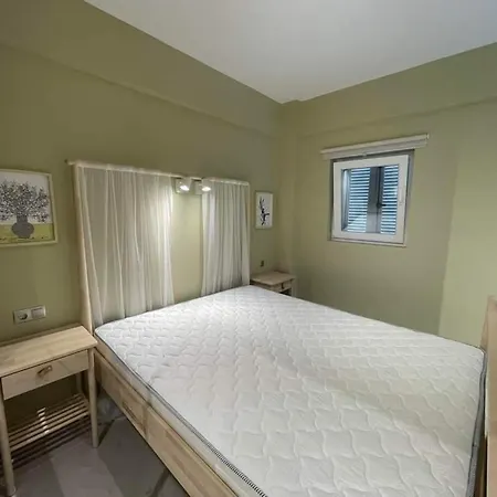 Eleni Apartment *